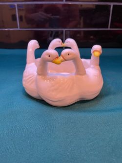 Vintage and so cute! Swan candle holder/trinket bowl