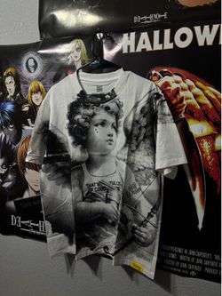 Men’s White Gothic Angel Graphic Print Crew Neck Short Sleeve T-Shirt Medium