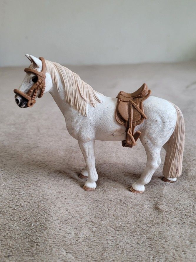 Schleich Am Lines 69 D-73527 Schw. Gmund Horse With Saddle.