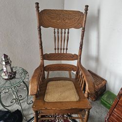 Antique Rocking Chair For Sale