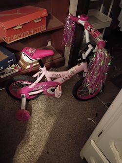 Minnie mouse girls bike