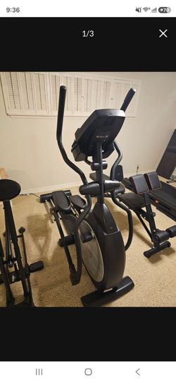 Elliptical with only 3 miles on it