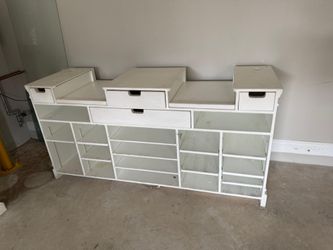 Retail Display Counter/Closet