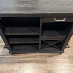 Kitchen Bar / Kitchen Island