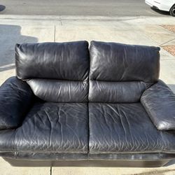 Black Leather Couch 