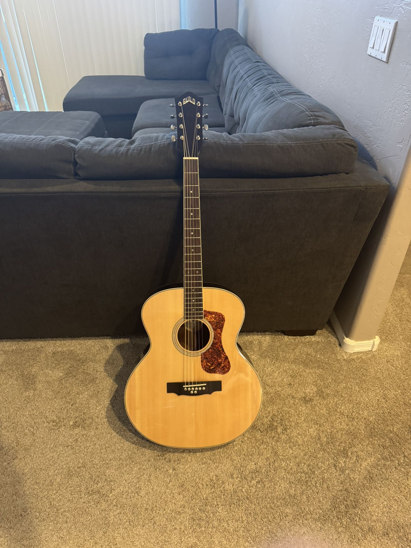Guild westerly BT-258E Baritone Guitar