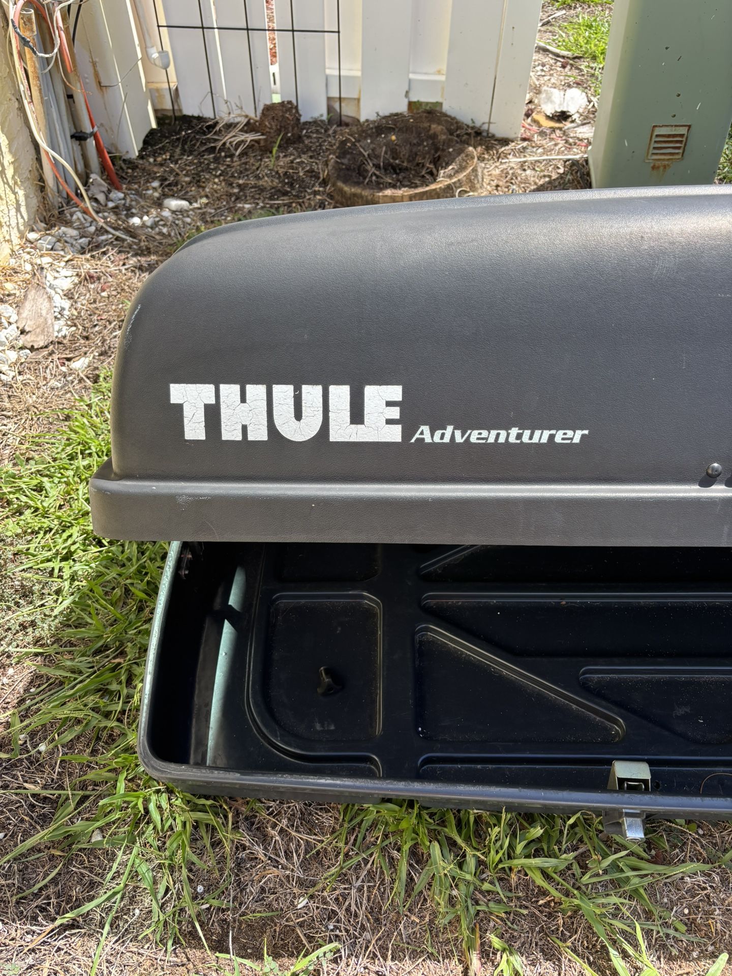 Thule Adventurer Roof Cargo Box W/Free Bumper Buddy