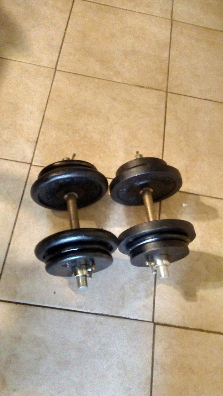 Adjustable 40lb Iron dumbbell weights. (80lbs total)