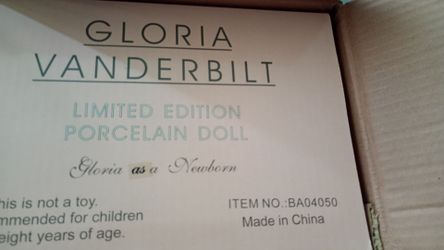 Two dolls you in the box collectible $125 each