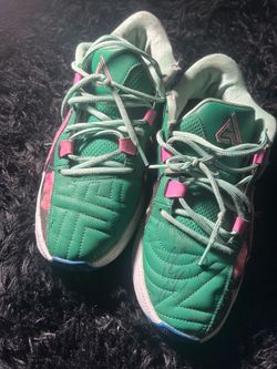 shoes ( check description )