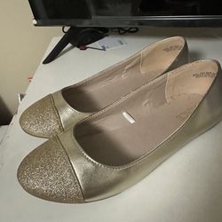 Girls Gold Flats Size 4