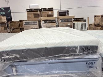 King mattress Tempurpedic ProAdapt medium contour ✅ Financing available
