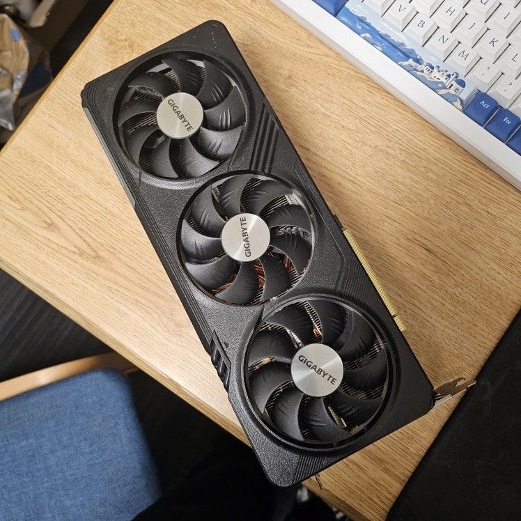 Gigabyte Gaming OC RTX 4070ti SUPER 16GB GPU