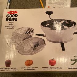 Food Mill / OXO Good Grips
