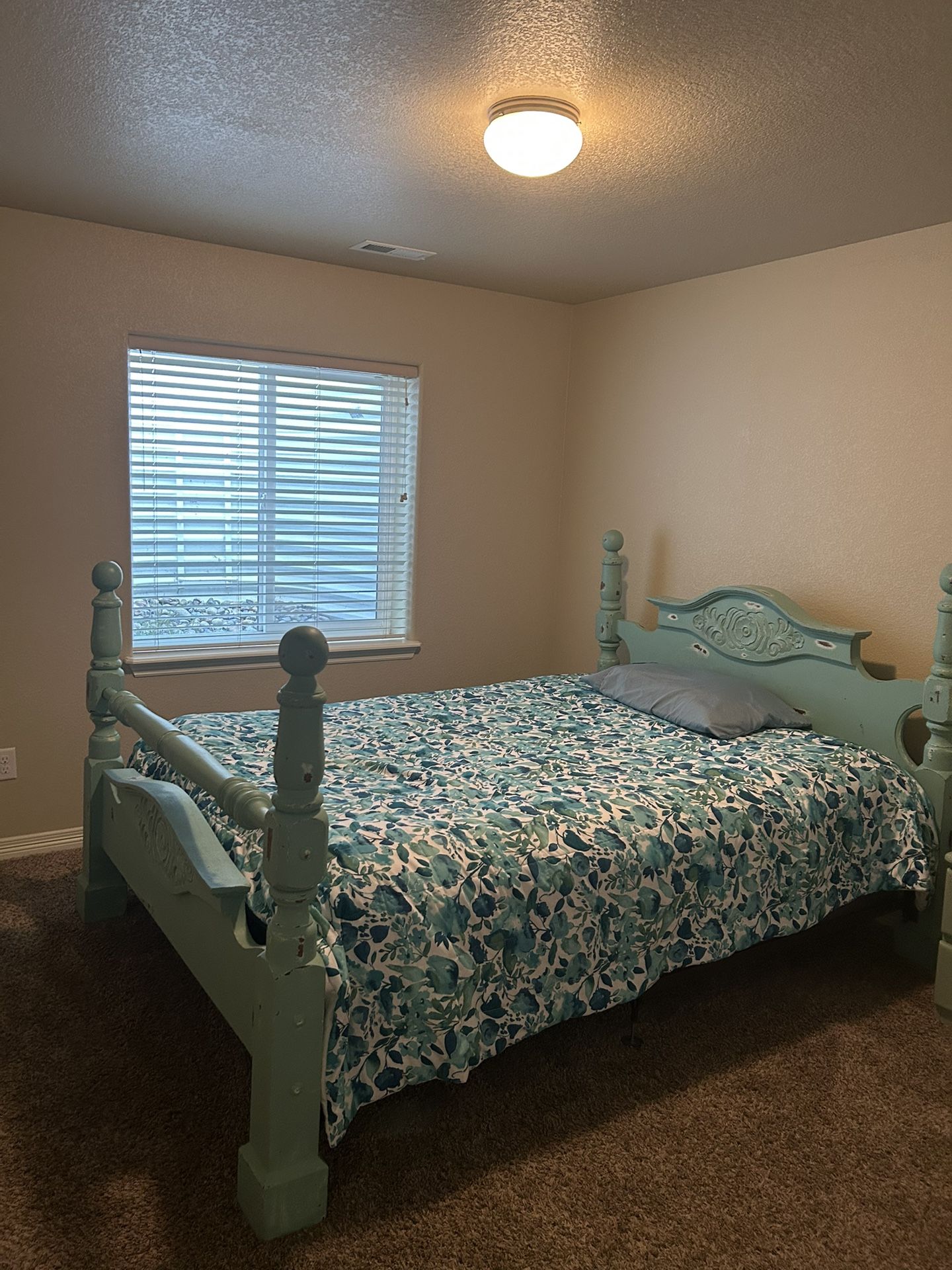 Queen Bedroom Set