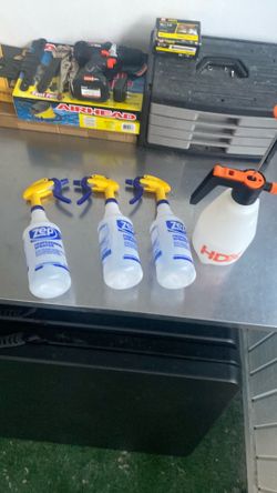 4 sprayer bottles