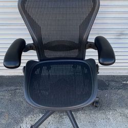 Herman Miller Aeron Size B Fully Loaded With All Features