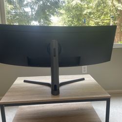 Curved Monitor 