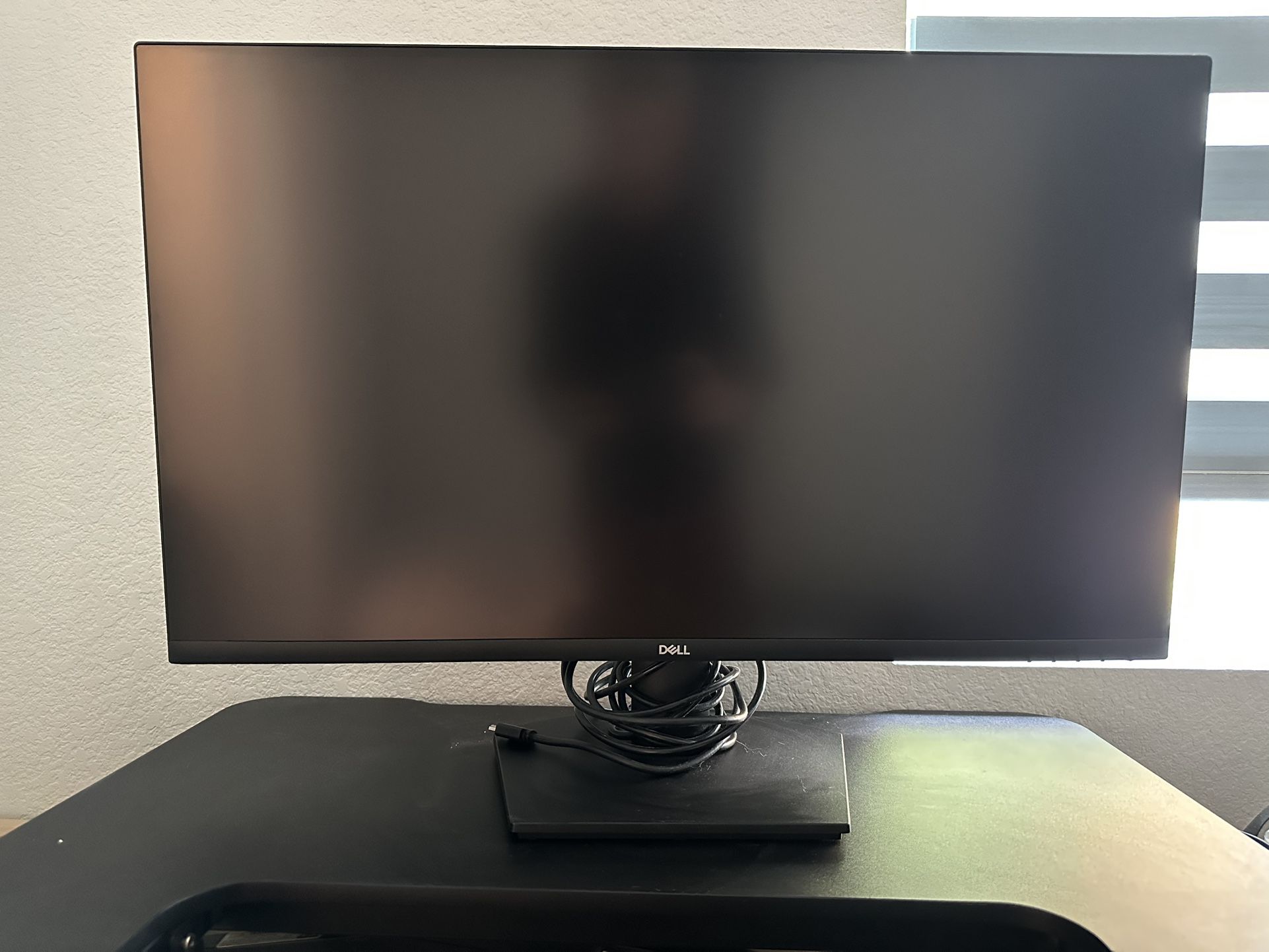 Dell 32” Monitor (4K, 60hz)