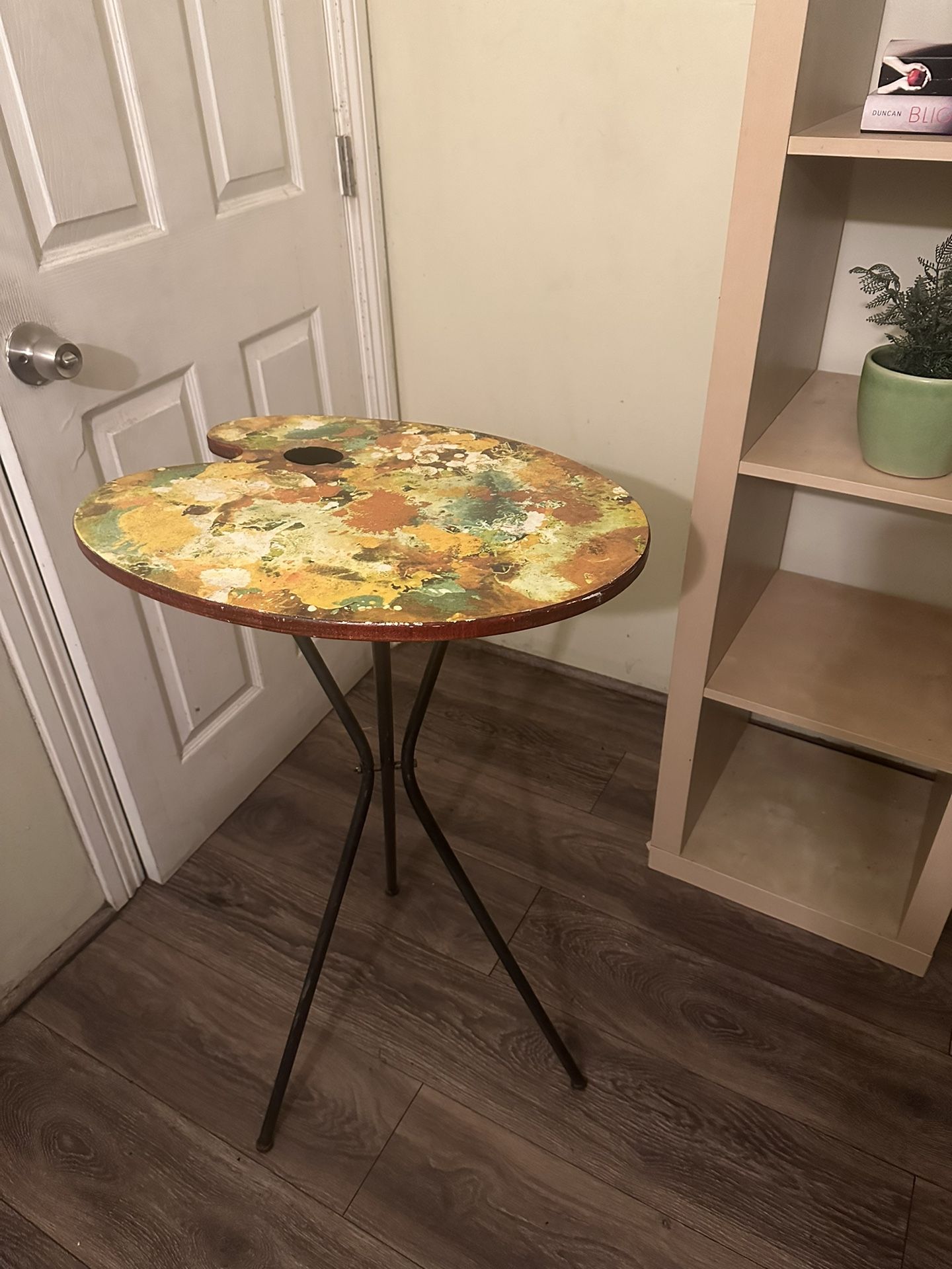 Paint Table