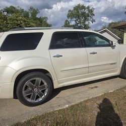 2011 GMC ACADIA  DENALI Series