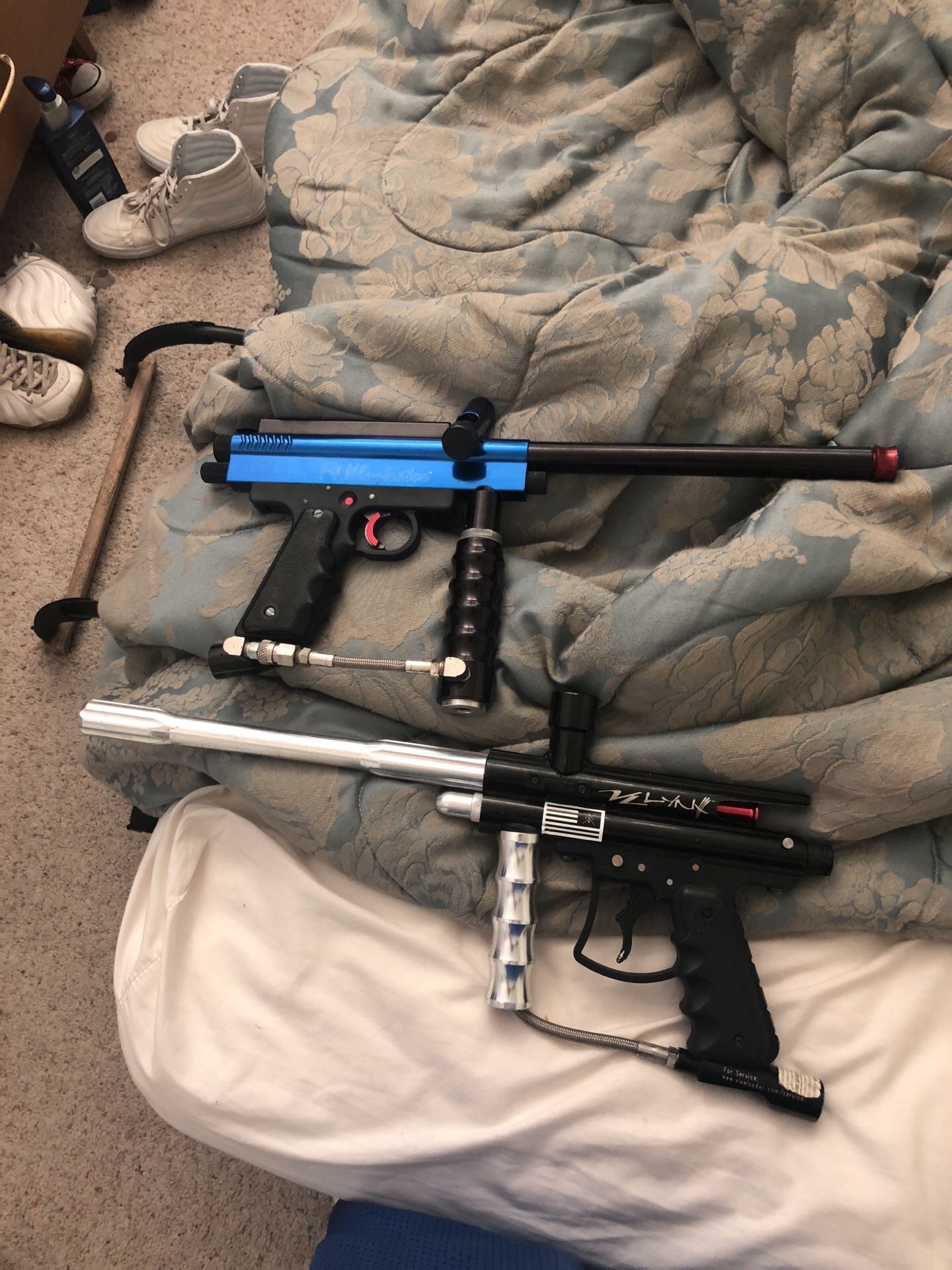 Aci f4 illustrator and velynx paintball gun combo