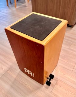 MEINL Ergo-Shape Snare Cajon CAJ100BU-M w/ Pedal System – Excellent Condition