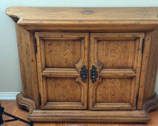 Solid wood cabinet