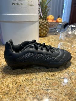 Adidas Soccer Shoes Brand New  Cops Bk/Original Shoes  Size 3.5 Boy= 5 Lady 