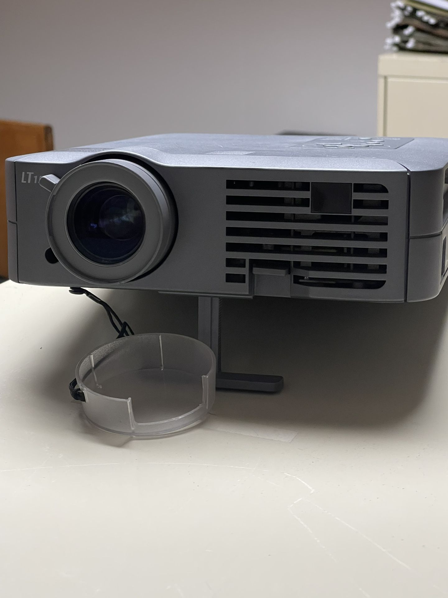 NEC Multi sink LT 156/155/LT 154 Projector