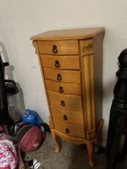 Jewelry box
