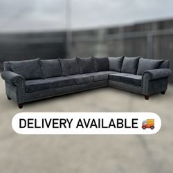 Like-New Black 2 Piece Nailhead Sectional Sofa Couch - 🚚 DELIVERY AVAILABLE