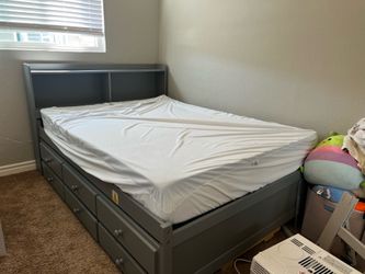 Full bed with mattress