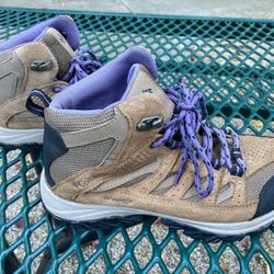 Women’s Columbia Waterproof Hiking Boot Size 7