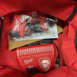 Milwaukee Fuel 1/4 Impact Driver With Battery, Bag And Charger 