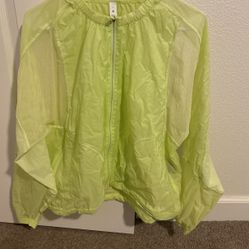 lululemon Woman’s Jacket lightweight windbreaker with phone pocket