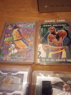 12 Kobe Bryant Cards