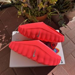 Nike Mind 001 Solar Red