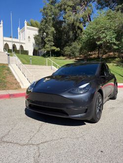 2025 Tesla Model Y Long Range RWD