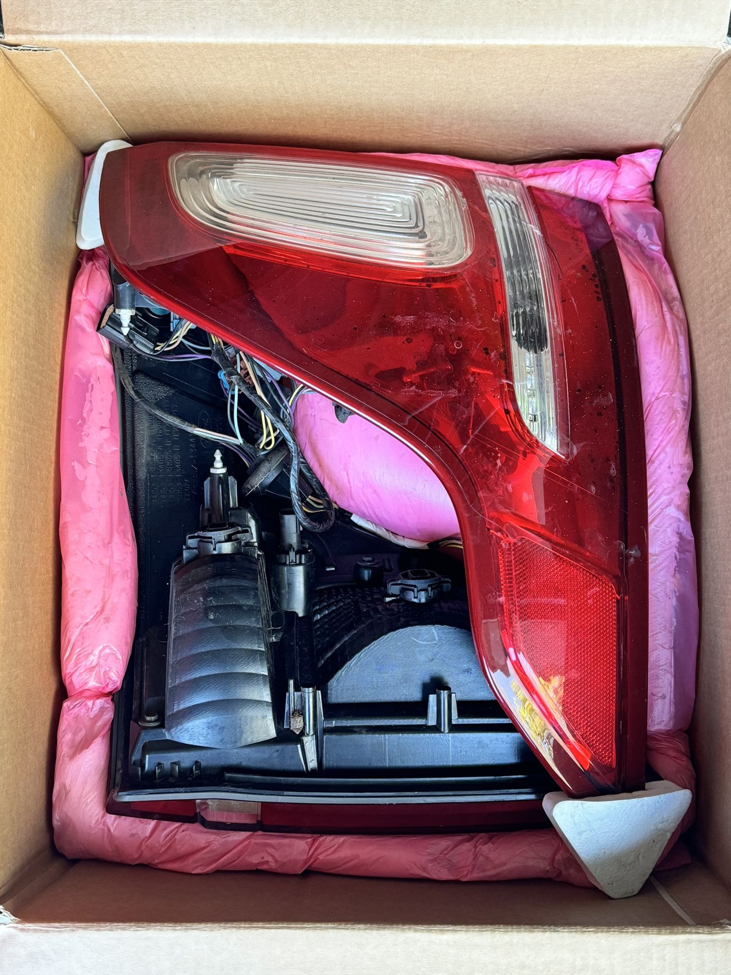 Ford Explorer 2011-2015 OEM Tail Lights