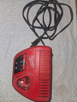 Milwaukee  charger 12 volt