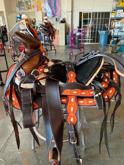 Montura charra de cuero connfuste forrado