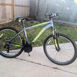 Schwinn HighPlains  - 27.5" wheels Aluminum Mountain bike (Good Condition)