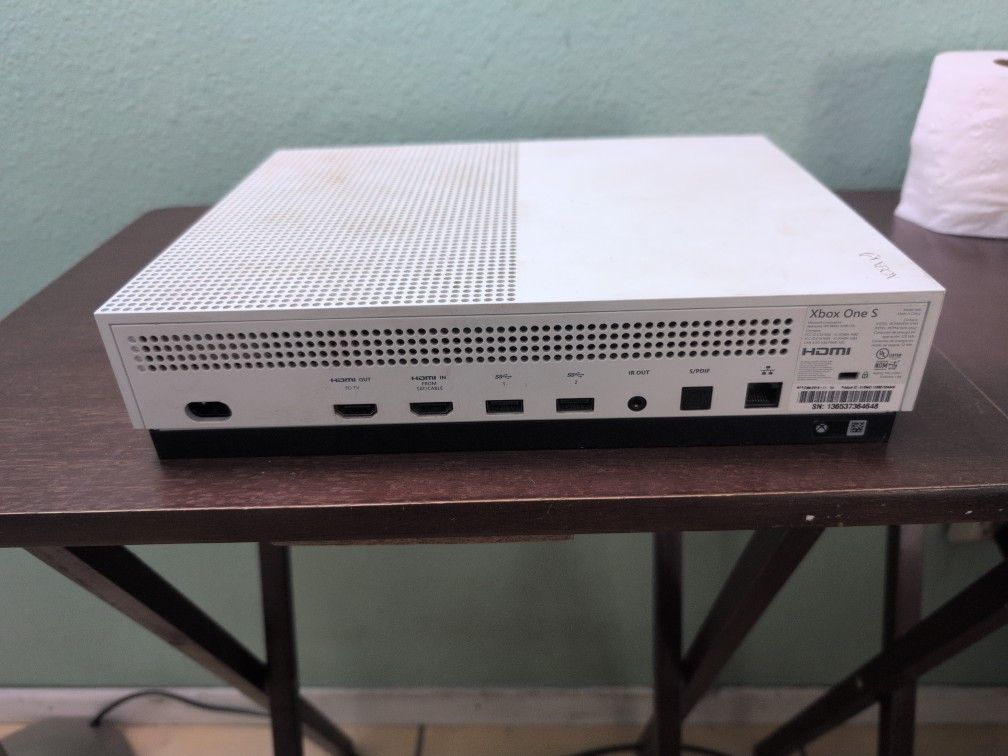 X Box One S Disc Version Video games & Consoles