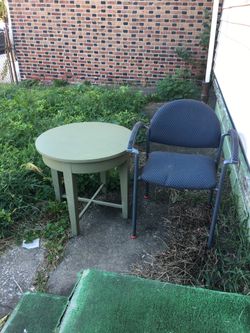 A ROUND TABLE 25-1/2” INCH ROUND HEIGHT 22-1/2” INCH AND PADDED ARM CHAIR VERY STURDY AND COMFORTABLE EVERYTHING $25.00