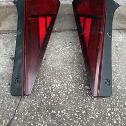 350 Z Nissian Rear Lights