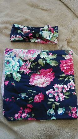 Floral receiving swaddle set