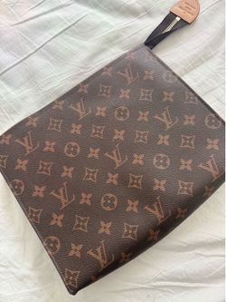 LV toiletry pouch 26
