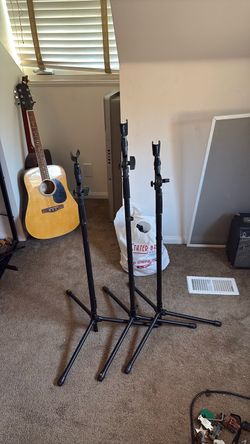Three microphone stand