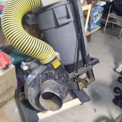 Vacuum, UNIVERSAL 6.5 HP MOTOR RUN AND  Sucks Good 